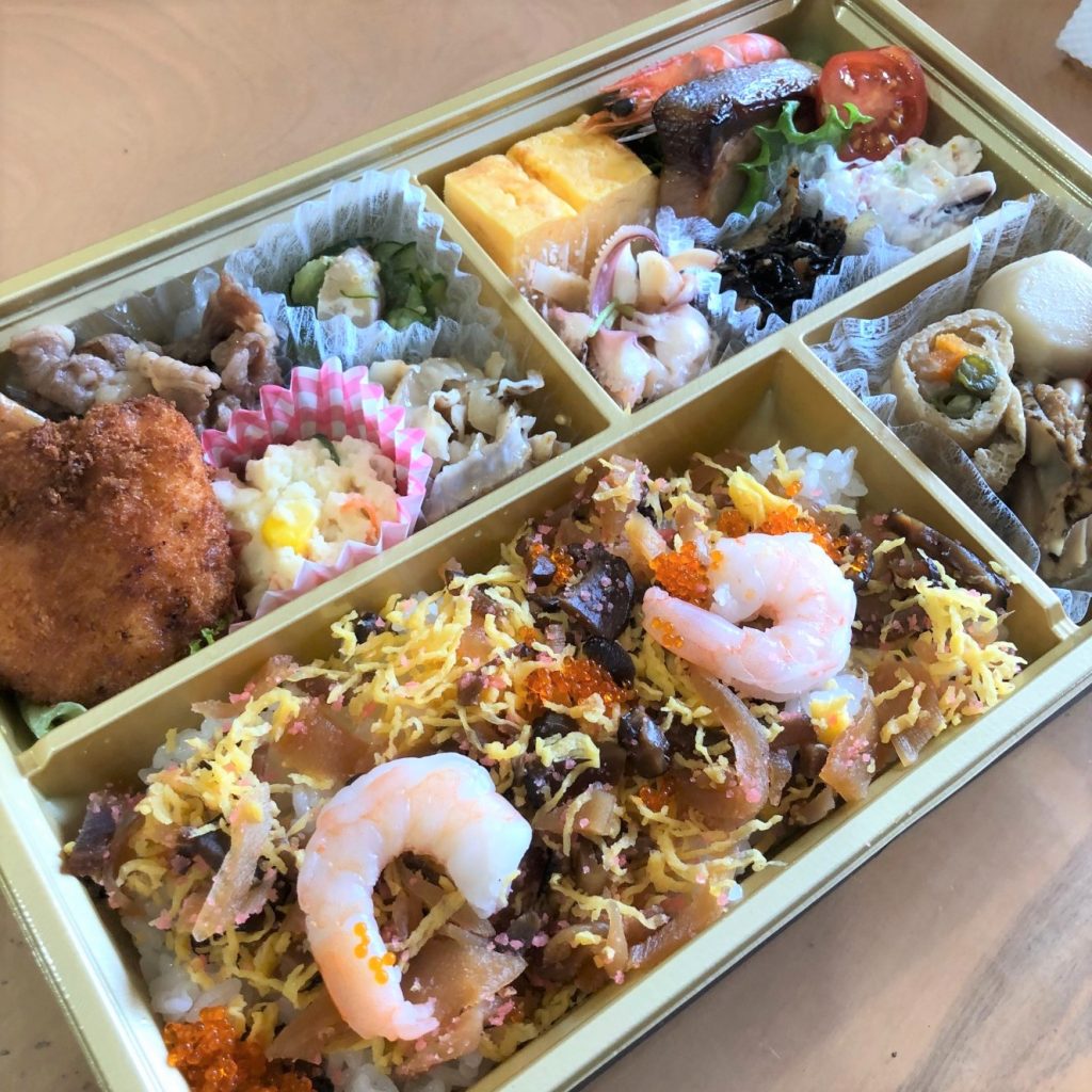 仕事始めの幕の内弁当