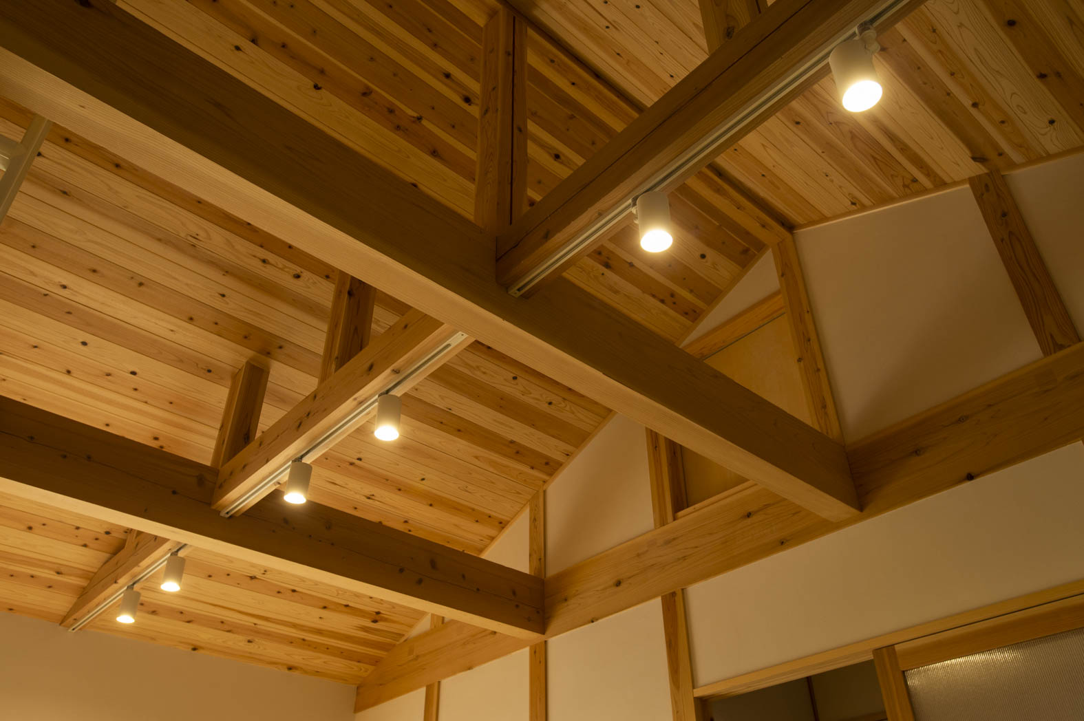 木の家の天井