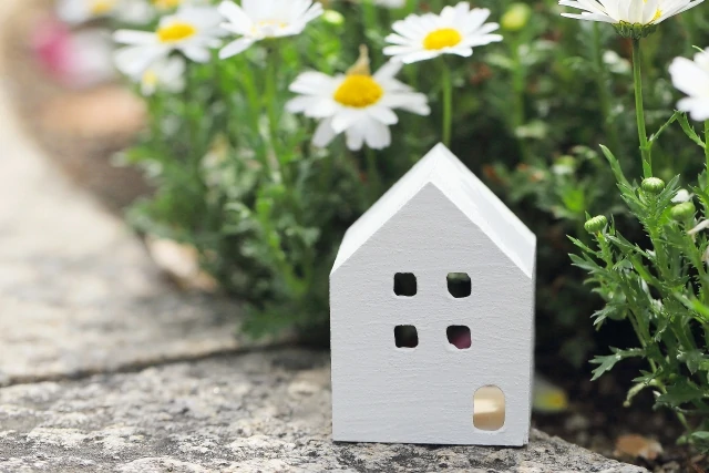 【家づくりの知識】土地と工務店どちらを先に決めますか?